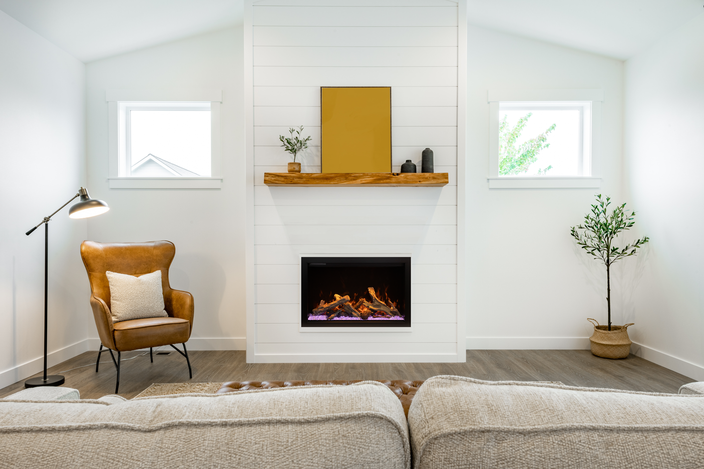 Amantii 33" TRD Bespoke Traditional Electric Fireplace - TRD-33-BESPOKE